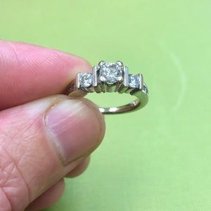 Diamond Ring/White Gold